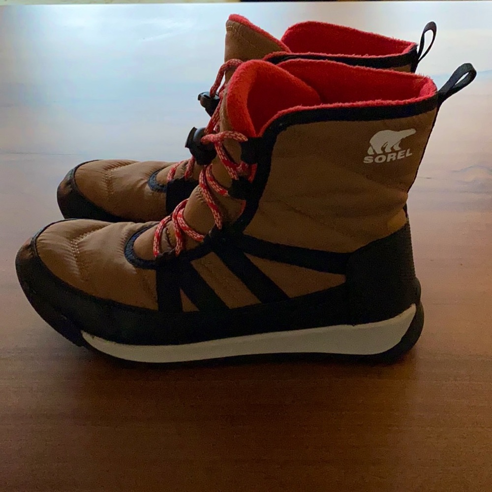 Sorel Whitney ii Snow boots. Size 6